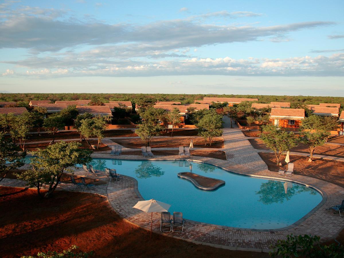 Gondwana Damara Mopane Lodge Mopane Pos ภายนอก รูปภาพ
